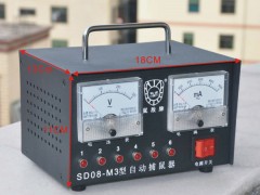 鼠敌sd08-m3高压连续捕鼠灭鼠器

注意事项：

1、必须采用绝缘胶管把支撑铁钉绝缘好，禁用普通胶布，以免漏电，影响灭鼠效果。

2、油库、天燃气站、铺有地毯的地面及有易燃、易爆物资场所禁用。禁止有心脏病、精神病、年老体弱的人以及儿童使用。

3、先接地线，再接输出线试机，特种隔离电源，不分火线，零线，捕鼠线上有高压，不能用普通验电笔测试。

4、灭鼠线不要拉在太斜的坡上，以防老鼠触电晕倒后，不能粘紧捕鼠线而断开复活。

5、安装捕鼠器时，要提前几小时做好准备，以免惊扰老鼠，引起警觉，老鼠活动时间一般在17-20点和4-7点左右。

6、在不灭鼠时，最好不解除电网，让老鼠熟悉环境，不产生新鲜、畏惧感，更易灭鼠。

7、因老鼠之间是靠超声波交流的，非常敏感，最好远离灭鼠现场处理死鼠。未死的老鼠见一个处理一个，同时不要在灭鼠现场大声叫喊，以免惊扰躲藏在旁边的老鼠。

